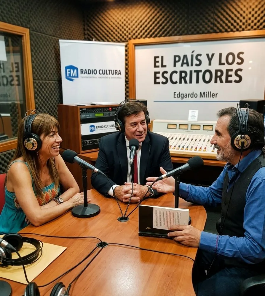 Sergio Maestri en una presentación, encuentro o entrevista
